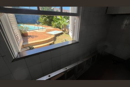 Casa à venda com 675m², 4 quartos e 6 vagas