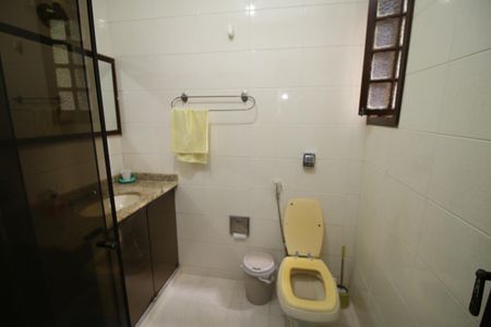 Casa para alugar com 360m², 3 quartos e 4 vagasBanheiro Social