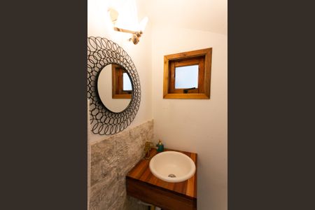 Casa à venda com 200m², 3 quartos e 4 vagasLavabo