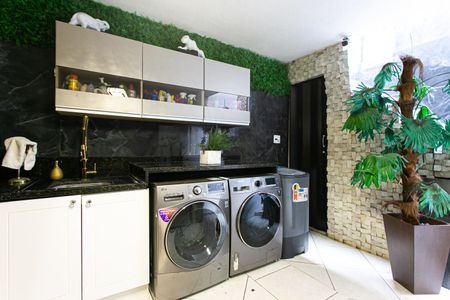 Casa à venda com 200m², 3 quartos e 4 vagasÁrea de Serviço