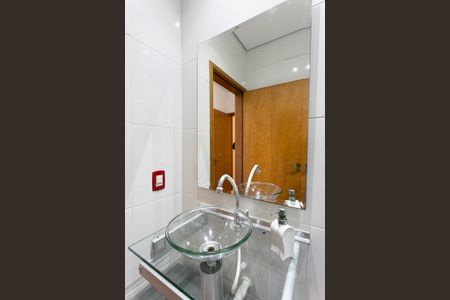 Casa à venda com 200m², 3 quartos e 4 vagasBanheiro da Suíte 2