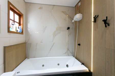 Casa à venda com 200m², 3 quartos e 4 vagasBanheiro da Suíte 1