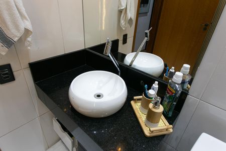 Casa à venda com 200m², 3 quartos e 4 vagasBanheiro da Suíte 1