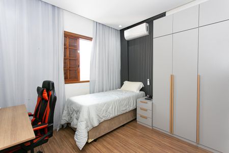 Casa à venda com 200m², 3 quartos e 4 vagasSuíte 2