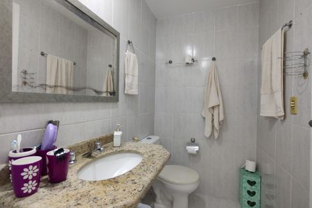 Apartamento à venda com 149m², 4 quartos e 2 vagasBanheiro Social 2