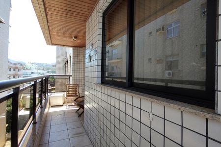 Apartamento à venda com 149m², 4 quartos e 2 vagasVaranda