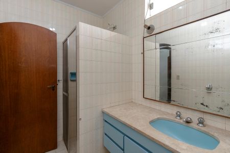 Casa à venda com 550m², 5 quartos e 4 vagas Casa à venda com 550m², 5 quartos e 4 vagasBanheiro da Suíte 3