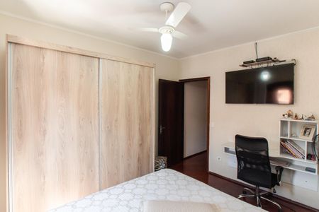 Casa à venda com 182m², 4 quartos e 5 vagasQuarto 2