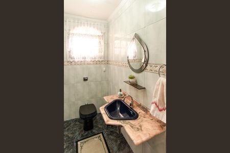 Casa à venda com 182m², 4 quartos e 5 vagasSala de Estar - Lavabo