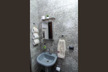 Casa à venda com 182m², 4 quartos e 5 vagasGaragem - Banheiro