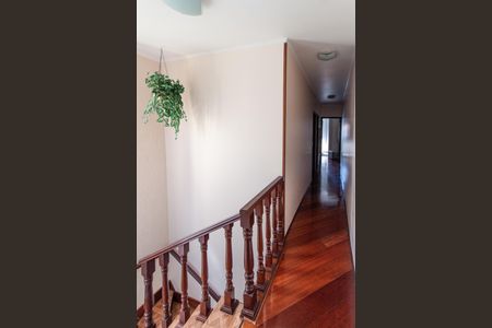 Casa à venda com 182m², 4 quartos e 5 vagasEscada