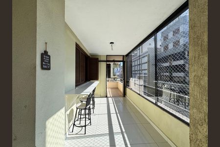 Apartamento à venda com 110m², 3 quartos e 1 vagaVaranda