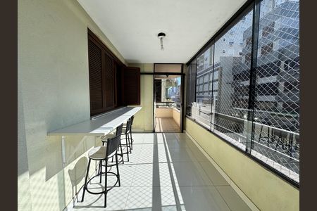 Apartamento à venda com 110m², 3 quartos e 1 vagaVaranda
