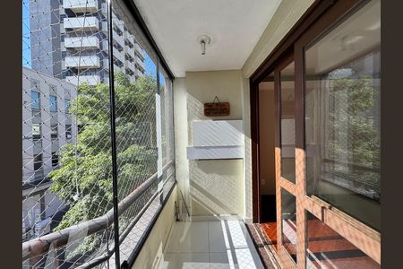 Apartamento à venda com 110m², 3 quartos e 1 vagaVaranda