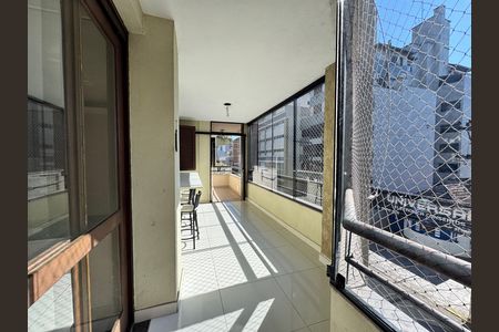 Apartamento à venda com 110m², 3 quartos e 1 vagaVaranda
