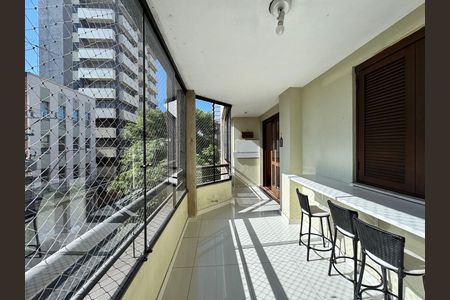 Apartamento à venda com 110m², 3 quartos e 1 vagaVaranda