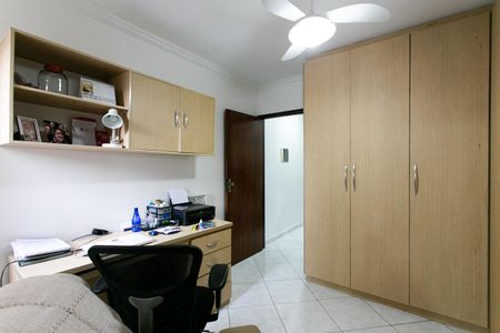 Casa de condomínio à venda com 140m², 4 quartos e 2 vagas Casa de condomínio à venda com 140m², 4 quartos e 2 vagasSuíte 2