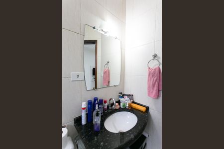 Casa de condomínio à venda com 140m², 4 quartos e 2 vagas Casa de condomínio à venda com 140m², 4 quartos e 2 vagasBanheiro da Suíte 1