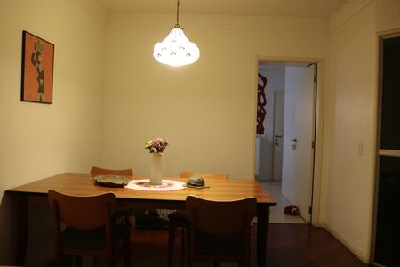 Apartamento à venda com 100m², 3 quartos e 2 vagasSala