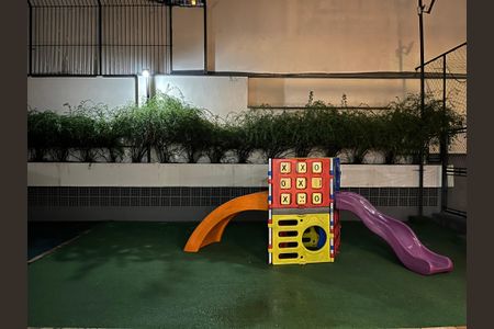Apartamento à venda com 100m², 3 quartos e 2 vagasÁrea comum - Playground