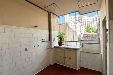 Apartamento à venda com 194m², 3 quartos e 1 vagaÁrea de Serviço