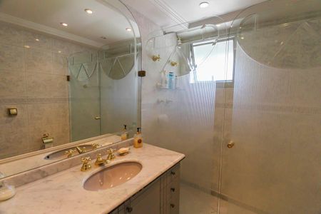 Apartamento à venda com 250m², 4 quartos e 3 vagasBanheiro