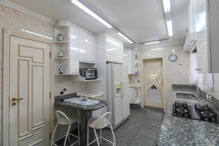 Apartamento à venda com 250m², 4 quartos e 3 vagasCozinha