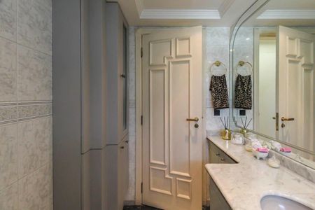 Apartamento à venda com 250m², 4 quartos e 3 vagasBanheiro