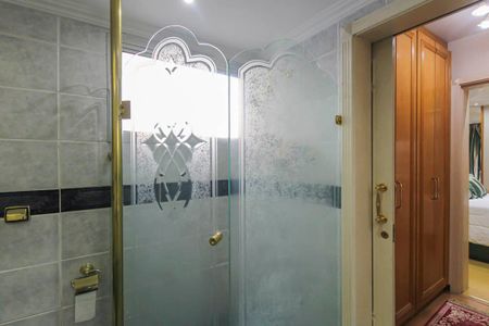 Apartamento à venda com 250m², 4 quartos e 3 vagasBanheiro da Suíte 1