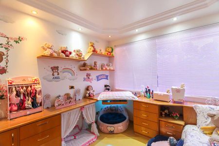 Apartamento à venda com 250m², 4 quartos e 3 vagasQuarto 2