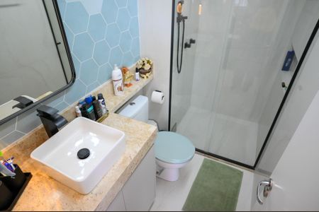 Apartamento à venda com 66m², 2 quartos e 1 vagaBanheiro Social