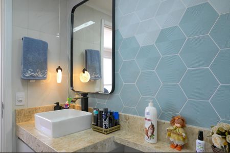 Apartamento à venda com 66m², 2 quartos e 1 vagaBanheiro Social