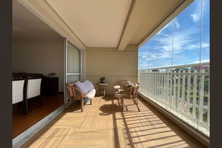 Apartamento à venda com 134m², 3 quartos e 2 vagasVaranda