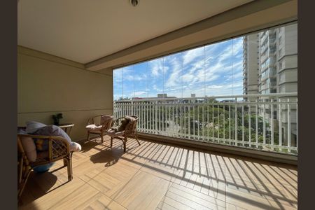 Apartamento à venda com 134m², 3 quartos e 2 vagasVaranda