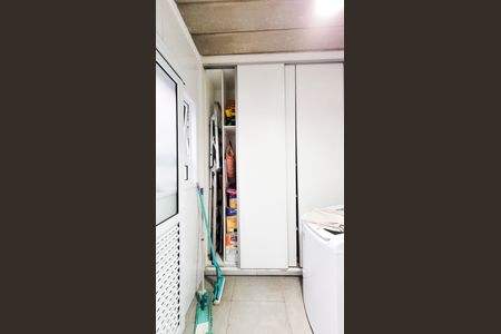 Casa de condomínio para alugar com 413m², 5 quartos e 4 vagas Casa de condomínio para alugar com 413m², 5 quartos e 4 vagasLavanderia