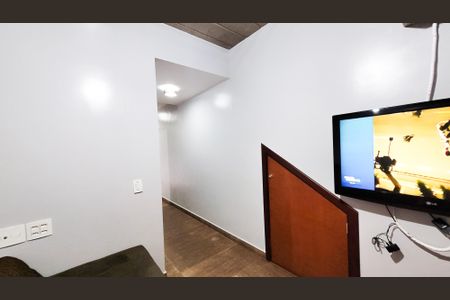 Casa de condomínio para alugar com 413m², 5 quartos e 4 vagas Casa de condomínio para alugar com 413m², 5 quartos e 4 vagasSala de TV