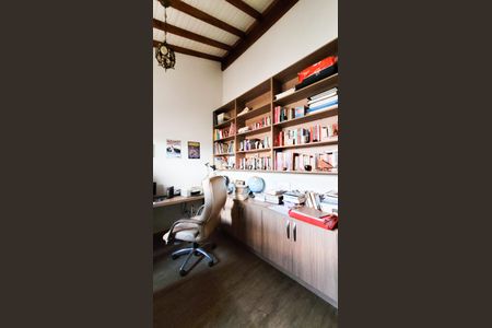 Casa de condomínio para alugar com 413m², 5 quartos e 4 vagas Casa de condomínio para alugar com 413m², 5 quartos e 4 vagasMezanino