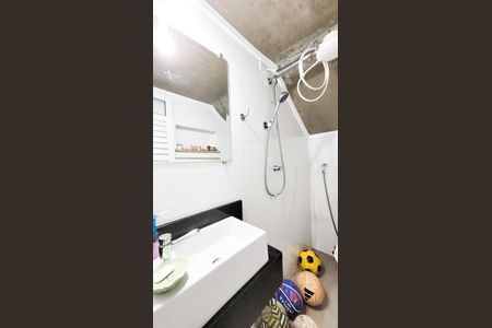 Casa de condomínio para alugar com 413m², 5 quartos e 4 vagas Casa de condomínio para alugar com 413m², 5 quartos e 4 vagasBanheiro da Área Externo