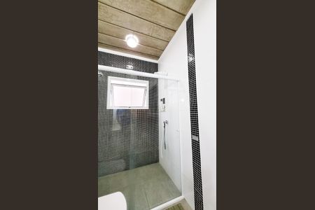 Casa de condomínio para alugar com 413m², 5 quartos e 4 vagas Casa de condomínio para alugar com 413m², 5 quartos e 4 vagasBanheiro da Suíte 3