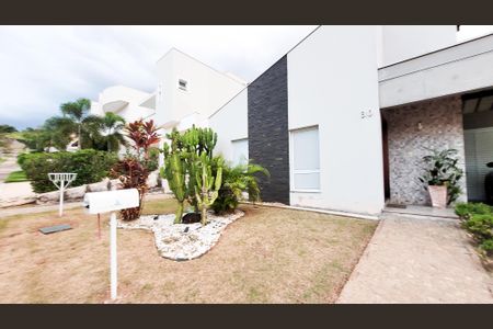Casa de condomínio para alugar com 413m², 5 quartos e 4 vagas Casa de condomínio para alugar com 413m², 5 quartos e 4 vagasFachada