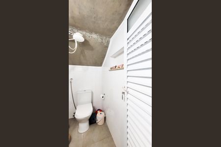 Casa de condomínio para alugar com 413m², 5 quartos e 4 vagas Casa de condomínio para alugar com 413m², 5 quartos e 4 vagasBanheiro da Área Externo