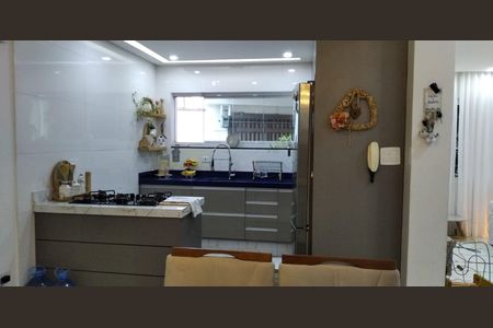 Casa à venda com 143m², 3 quartos e 3 vagas Casa à venda com 143m², 3 quartos e 3 vagasCozinha