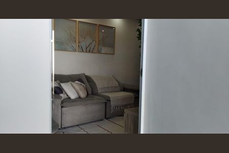 Casa à venda com 143m², 3 quartos e 3 vagas Casa à venda com 143m², 3 quartos e 3 vagasSala