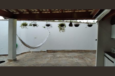 Casa à venda com 143m², 3 quartos e 3 vagas Casa à venda com 143m², 3 quartos e 3 vagasÁrea Externa