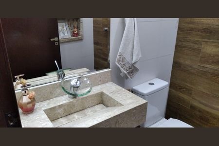 Casa à venda com 143m², 3 quartos e 3 vagas Casa à venda com 143m², 3 quartos e 3 vagasBanheiro 2