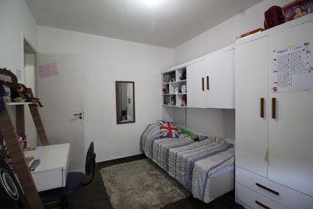 Apartamento à venda com 97m², 4 quartos e 2 vagasQuarto 2