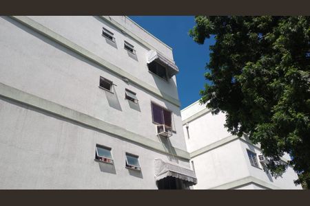 Apartamento à venda com 97m², 4 quartos e 2 vagasFachada com Placa Quinto Andar