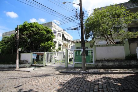 Apartamento à venda com 97m², 4 quartos e 2 vagasFachada