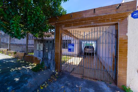 Casa à venda com 310m², 3 quartos e 3 vagasFachada