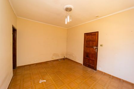 Casa à venda com 310m², 3 quartos e 3 vagasSala